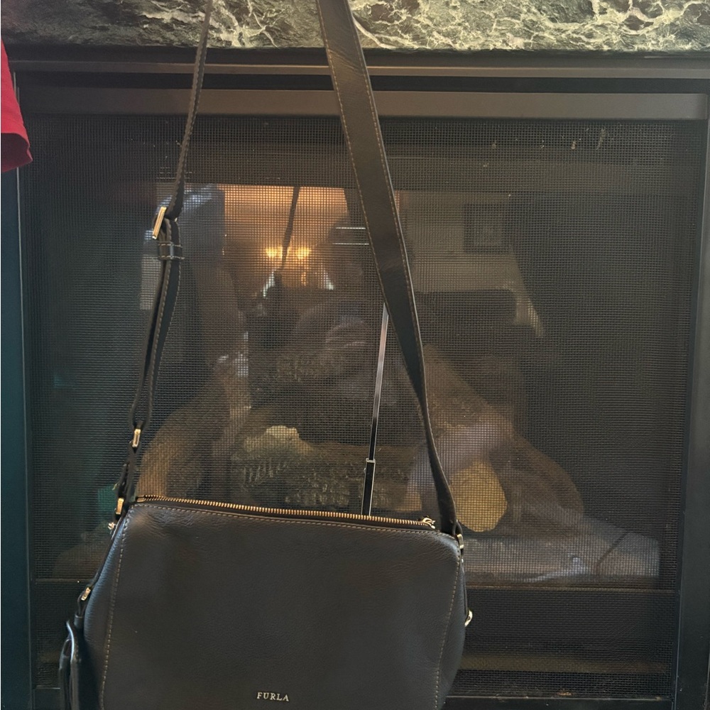 Furla Elegant Black Messenger Bag